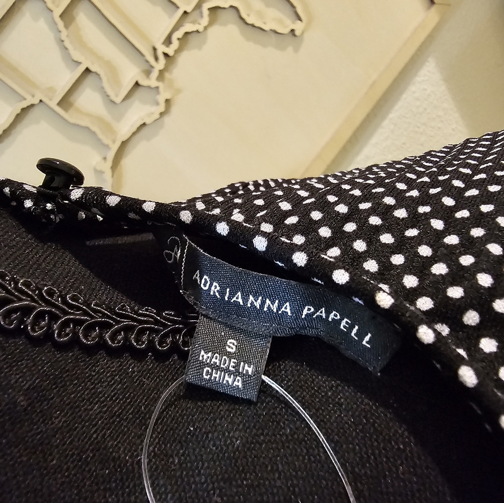 NWT Adrianna Papell Black and White Polka Dot Blouse, Beauifully Shapely Small - Picture 5 of 5